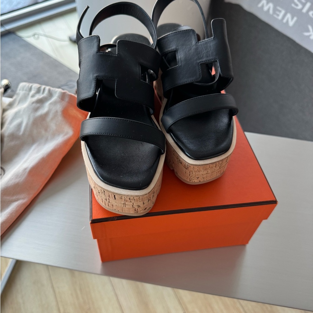 Hermes: Luce 30 sandal. Size 37.